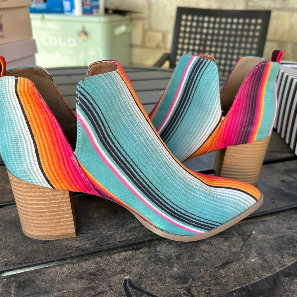 Beauty booties turq blanket